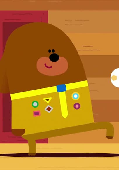 Watch Hey Duggee S01 E10 The Caterpillar Badge The Sandcastle Badge