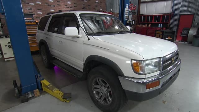 S10:E04 - Faye's 4Runner Shop Truck