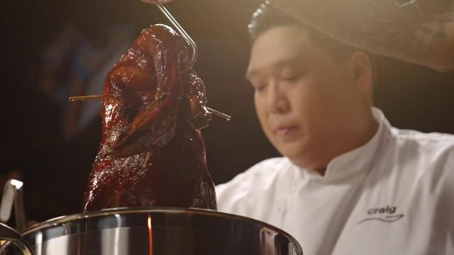 S06:E03 - Duck Episode With Chef Craig Wong