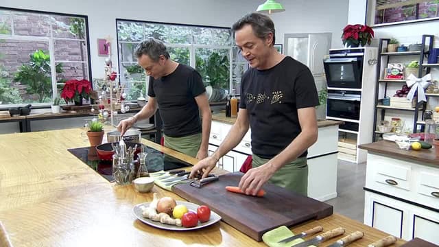 S01:E12 - Carrilleras Ibéricas Con Plátano Y Tiramisú De Turrón