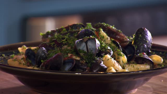 S01:E02 - Steamed Mussel and Risotto