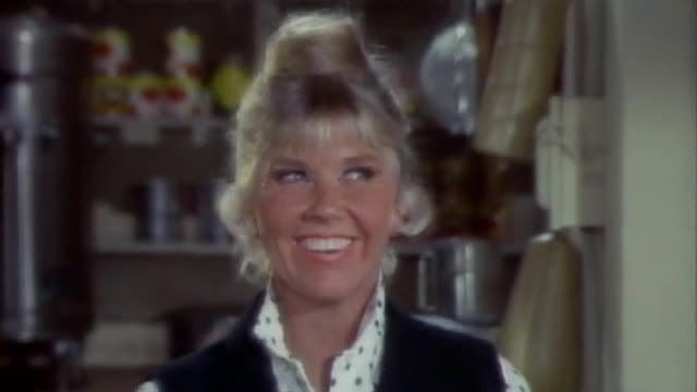 Watch The Doris Day Show S03:E04 - Dinner for One - Free TV Shows | Tubi