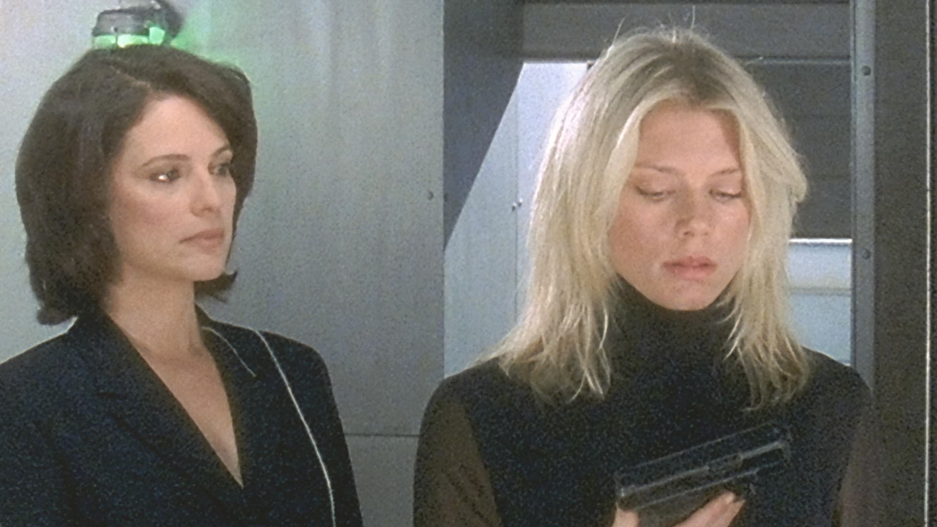 Watch La Femme Nikita - Free TV Shows Tubi
