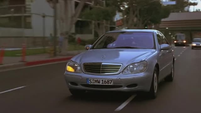 S01:E09 - Luxury Cars