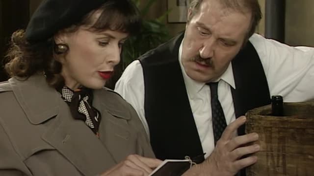 Watch 'Allo 'Allo! S08:E01 - Arousing Suspicions - Free TV Shows | Tubi