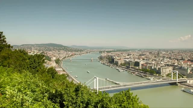 S05:E05 - Budapest