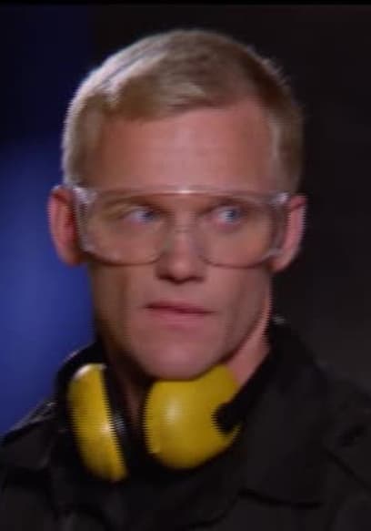 Watch V.I.P. S01:E02 - What to Do With Vallery When You're Dead - Free ...