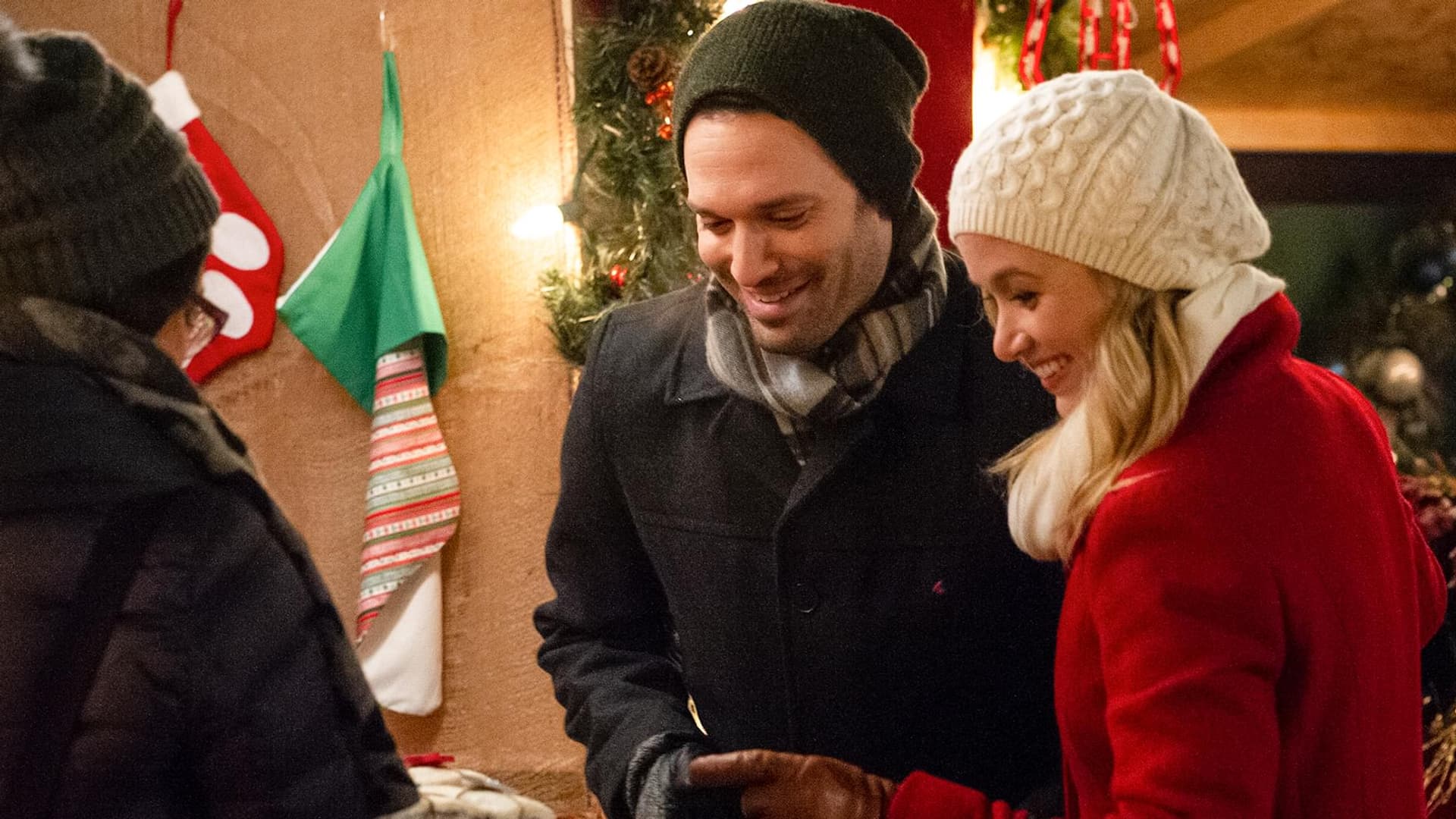 Watch Mistletoe & Menorahs (2019) Free Movies Tubi