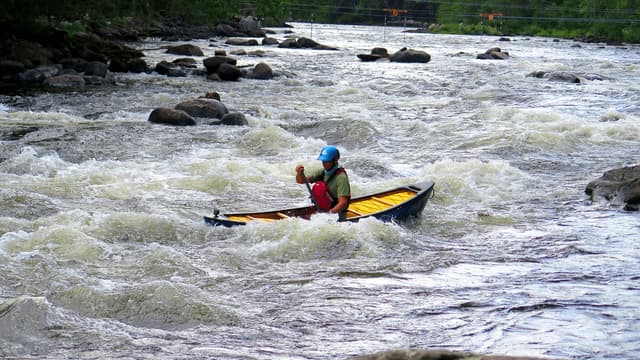 S08:E06 - Paddling the Madawaska River