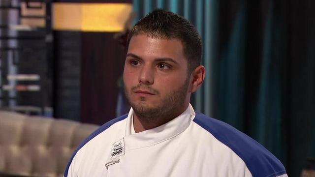 S15:E08 - 10 Chefs Compete (Pt. 1)