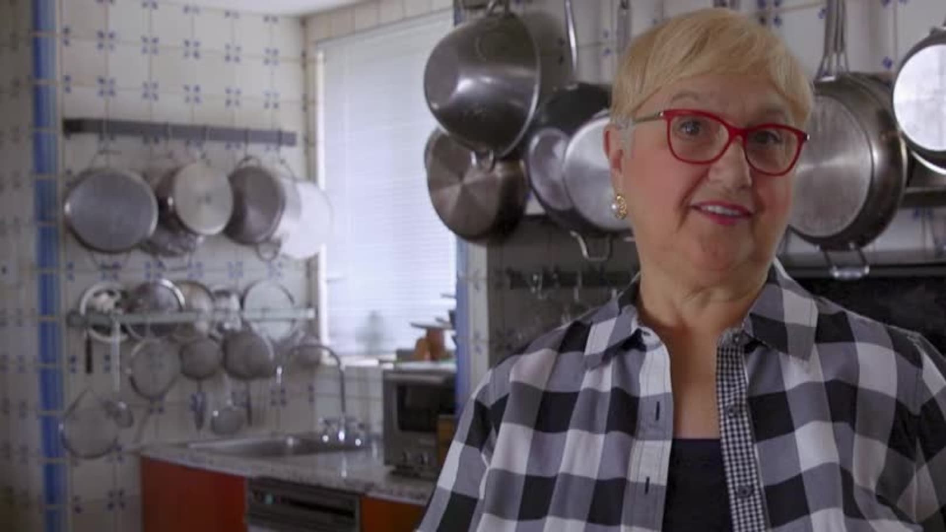 Watch Eating in With Lidia - Free TV Shows | Tubi