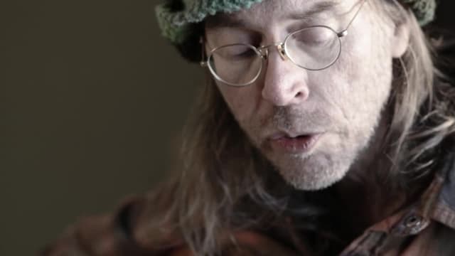 S01:E01 - Charlie Parr