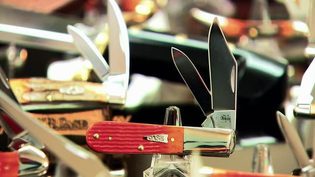 S05:E24 - Pocket Knives