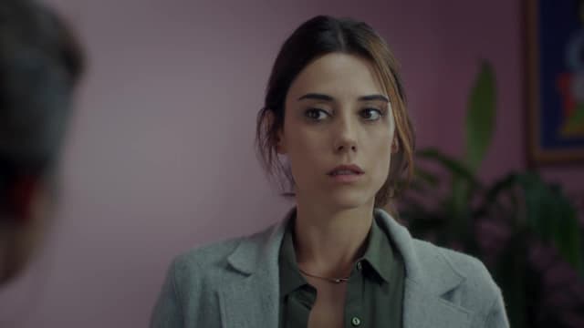 S01:E01 - Zeynep Y Melek