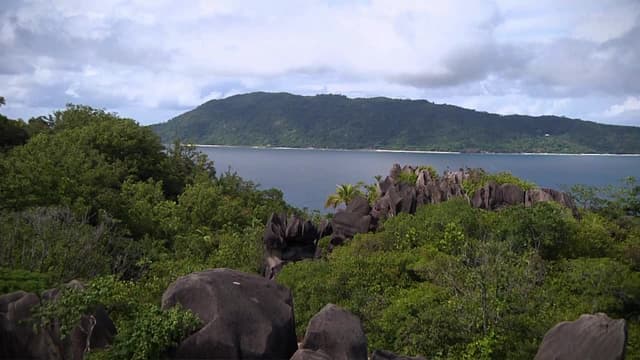 S02:E06 - Seychelles; Muritius; South Kivu