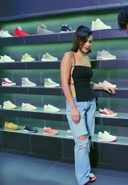 Bella hadid cheap sneaker shopping