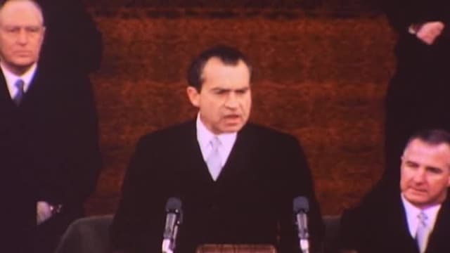 S01:E10 - Richard M. Nixon