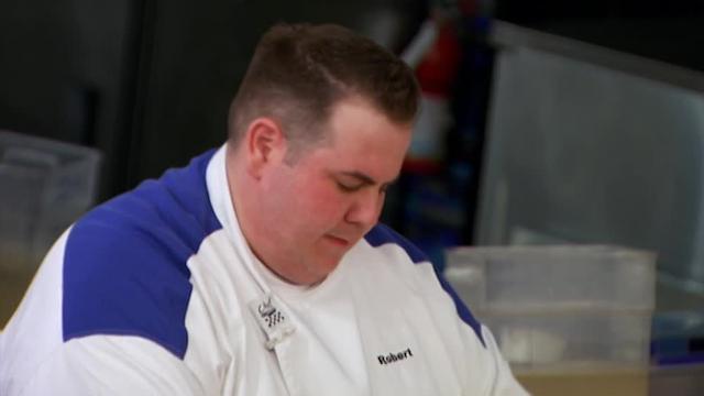 S06:E05 - 12 Chefs Compete