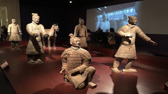 S01:E08 - Terra Cotta Warriors Exhibition