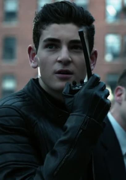 Watch Gotham S05:E01 - Year Zero - Free TV Shows | Tubi