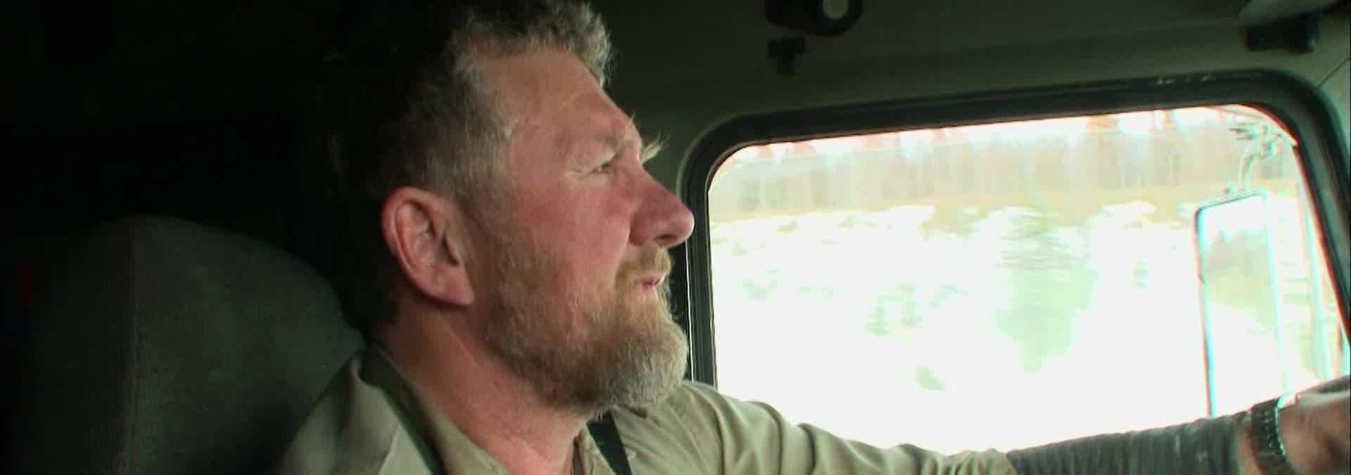 Watch Ice Road Truckers S03:E11 - Busted Parts and Breakdowns - Free TV ...