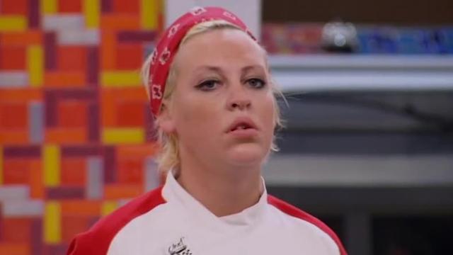 S12:E09 - 12 Chefs Compete