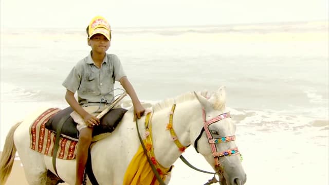 S01:E08 - Rath Yatra - Puri, India