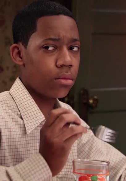 Watch Everybody Hates Chris S04:E05 - Everybody Hate - Free TV Shows | Tubi