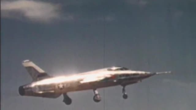 S01:E03 - Republic F-105 Thunderchief