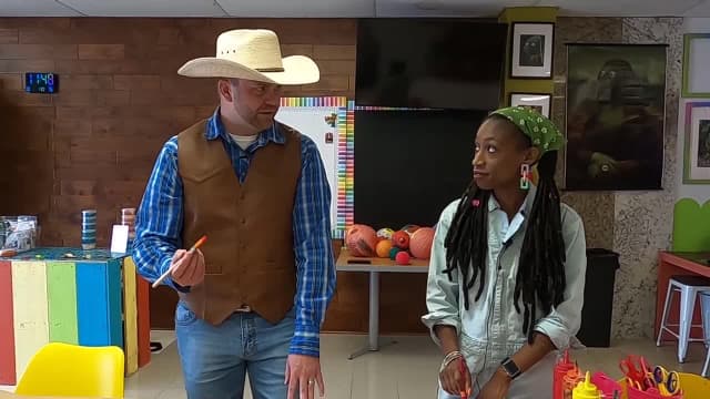 S01:E01 - Art Studio for Kids With Cowboy Jack