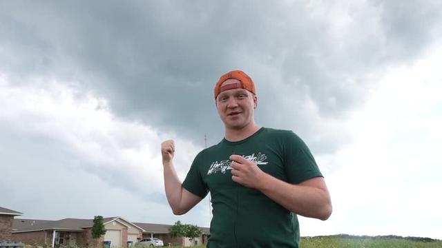 S13:E01 - Tornado Chasing