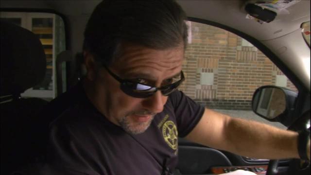 Watch Manhunters: Fugitive Task Force S01:E08 - Fingerprints Don't Lie ...