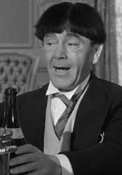 Watch The Three Stooges+ Comedy Gold Standard S04:E40 - A Missed ...