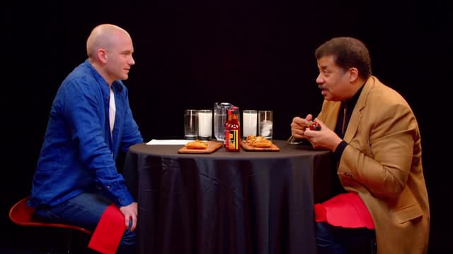 Watch Hot Ones S03:E05 - Charlie Day Learns to Love Ridiculously Spicy ...