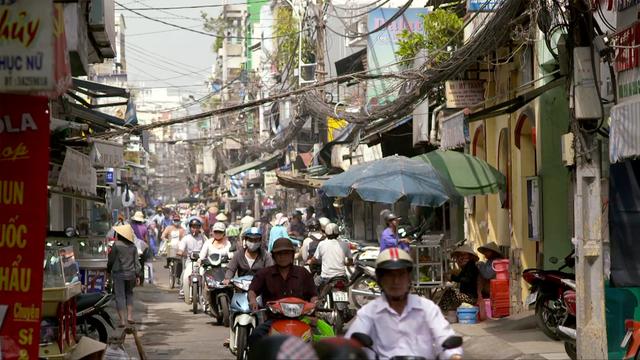 S03:E07 - Ho Chi Minh City