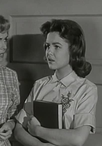 Watch The Donna Reed Show S03 E25 Aunt Belles Ear Free Tv Shows Tubi