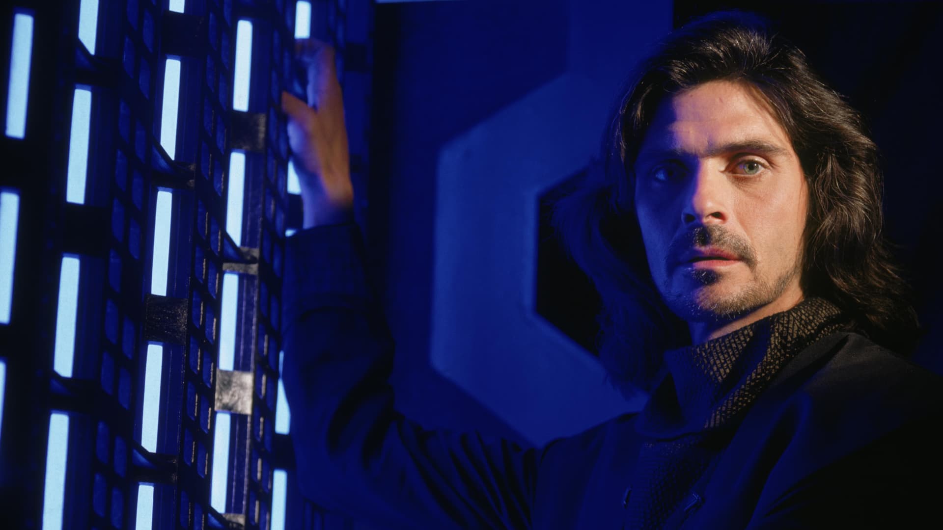 watch-babylon-5-s03-e06-dust-to-dust-free-tv-shows-tubi