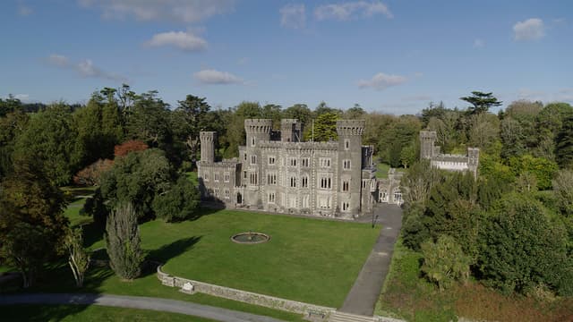 S01:E05 - Johnstown Castle