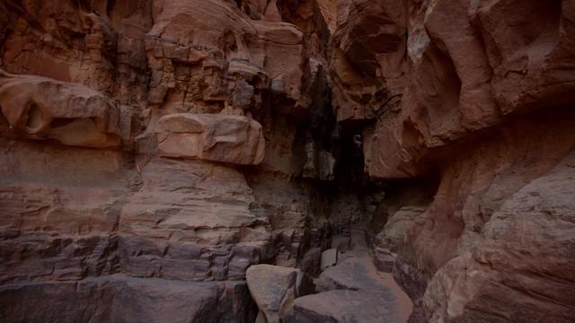 S01:E15 - Desert of Wadi Rum