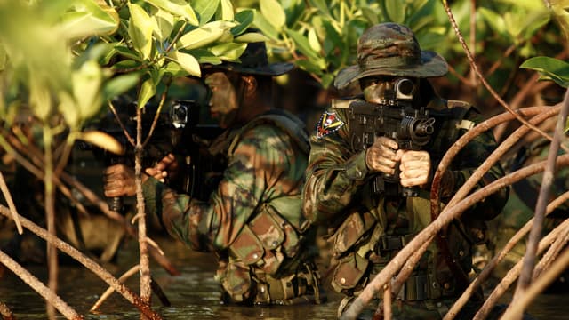 S01:E02 - Thai Marine Recon