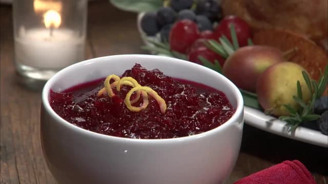 S01:E02 - Cranberry Sauce