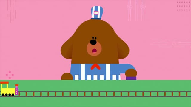 Watch Hey Duggee S02:E04 - The Dancing Bug Badge/The Train Badge/The ...