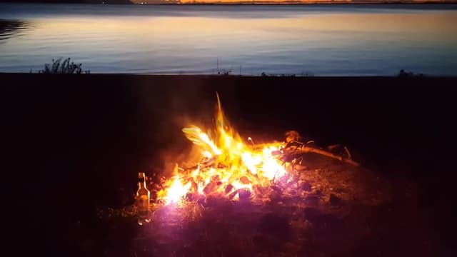 S03:E03 - Campfire at Dusk